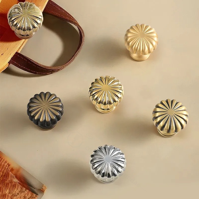 Furniture Hardware Gold - Fransız basit pirinç top topuzu tek